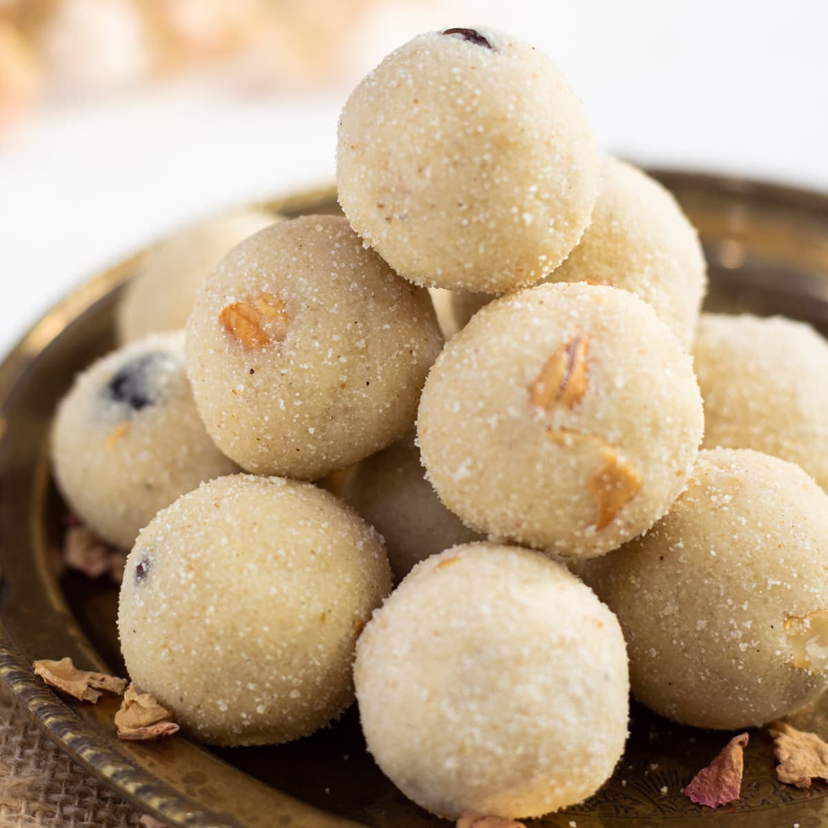 Rava-Ladoo-Homemade-Piping-Pot-Curry-1.jpg